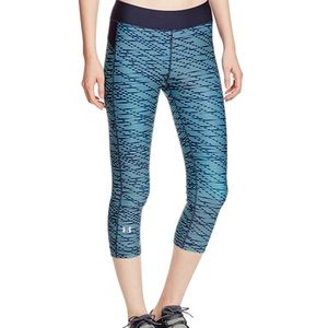 Under Armour - women’s cropped leggings (Size S)
